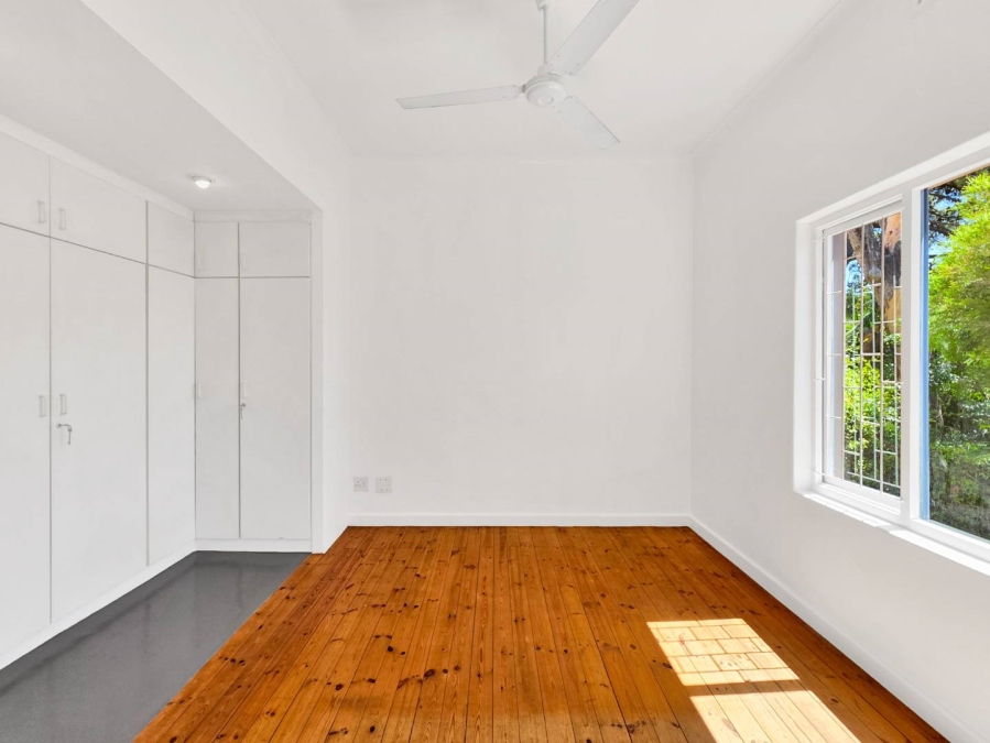 2 Bedroom Property for Sale in Vredehoek Western Cape